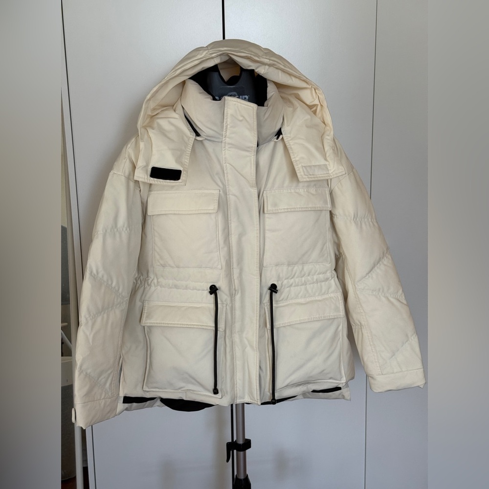 Cozy Cream Puffer Jacket - Windproof & Water Repellent
